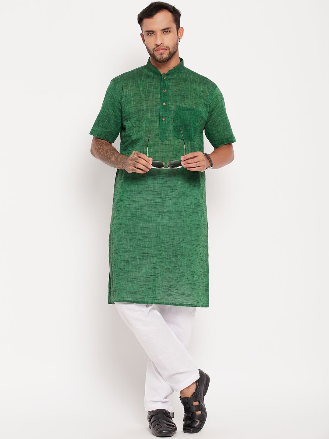 

VASTRAMAY Mandarin Collar Regular Pure Cotton Kurta with Pyjamas, Green