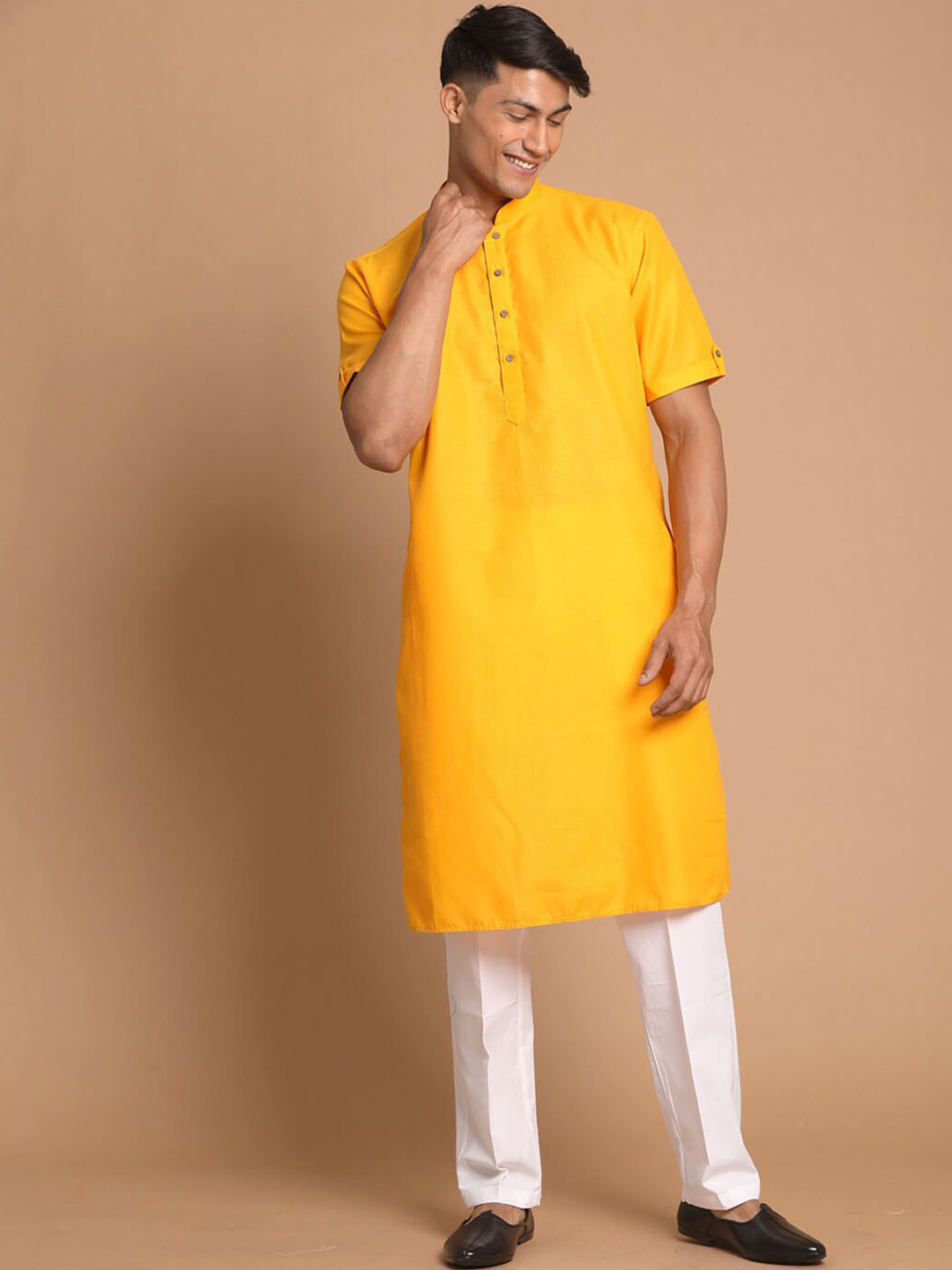 

VASTRAMAY Mandarin Collar Straight Kurta with Pyjamas, Yellow