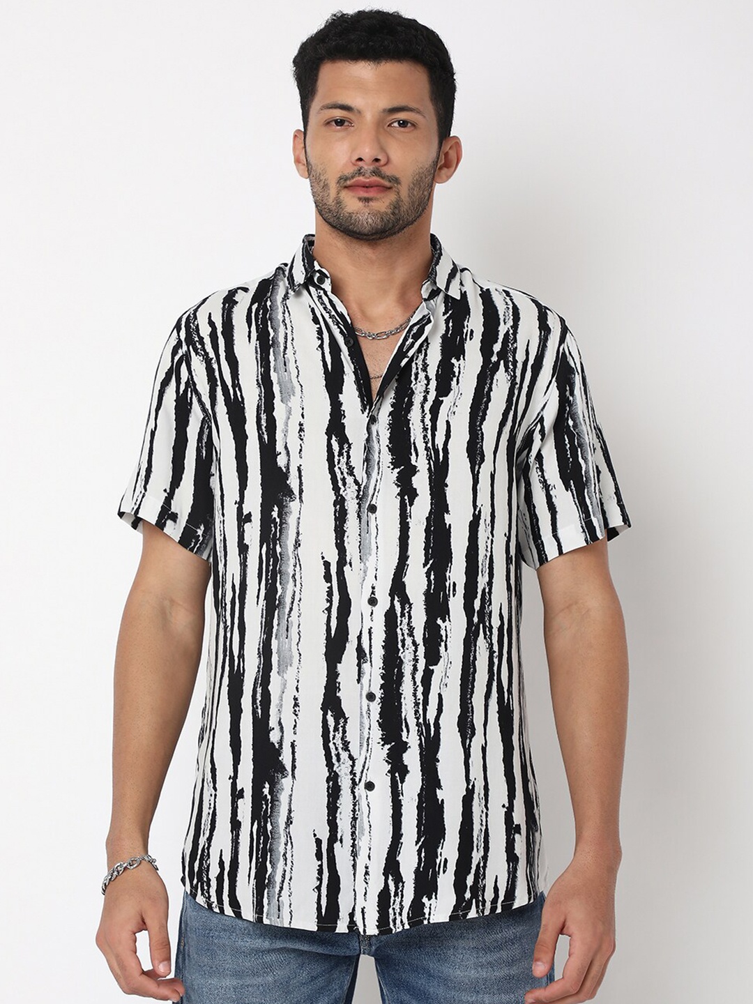 

7Shores Classic Vertical Striped Spread Collar Casual Shirt, White
