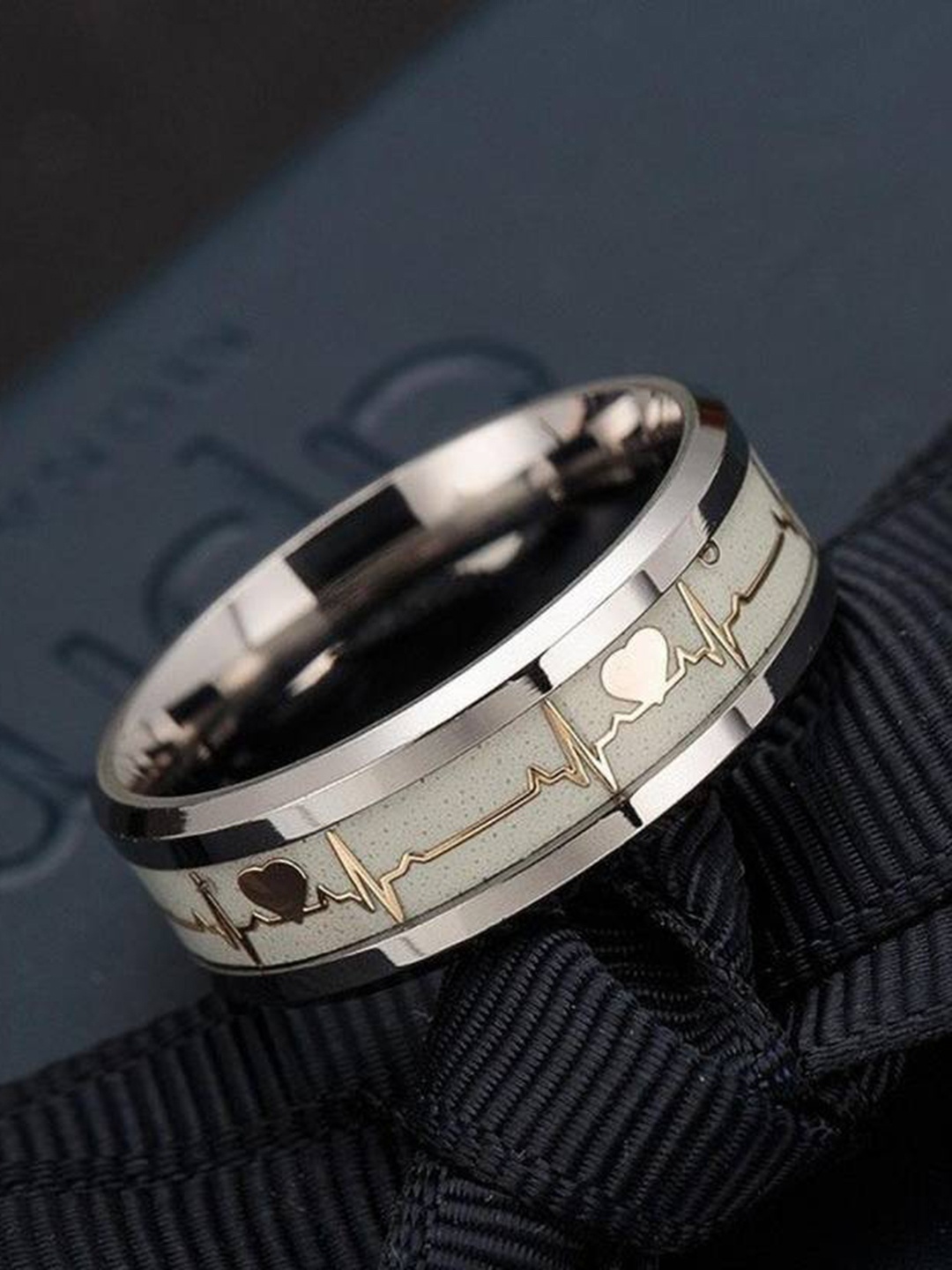 

KARISHMA KREATIONS Silver-Plated Stainless Steel Glow Finger Ring