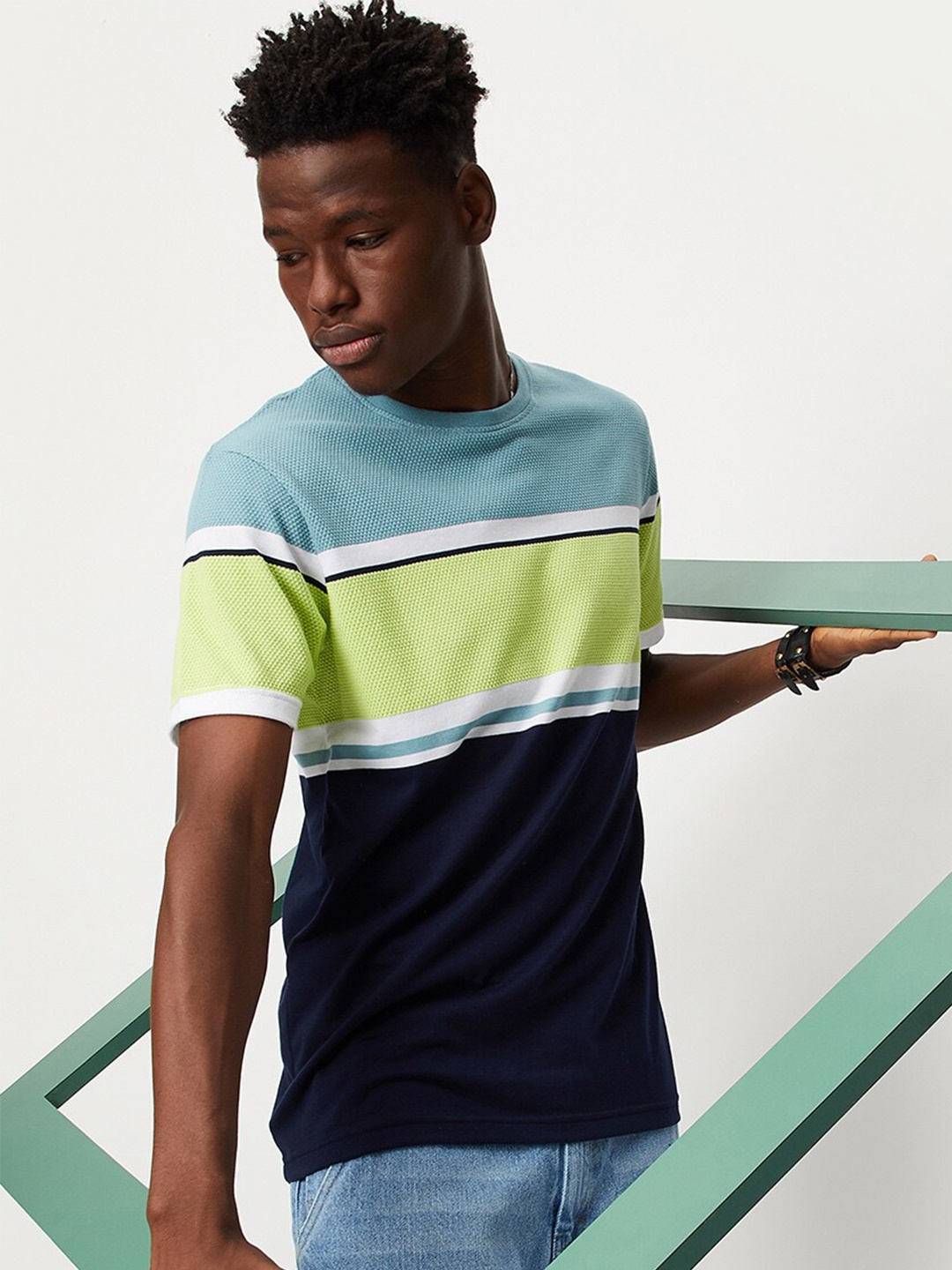 

max Colourblocked Round Neck T-shirt, Blue