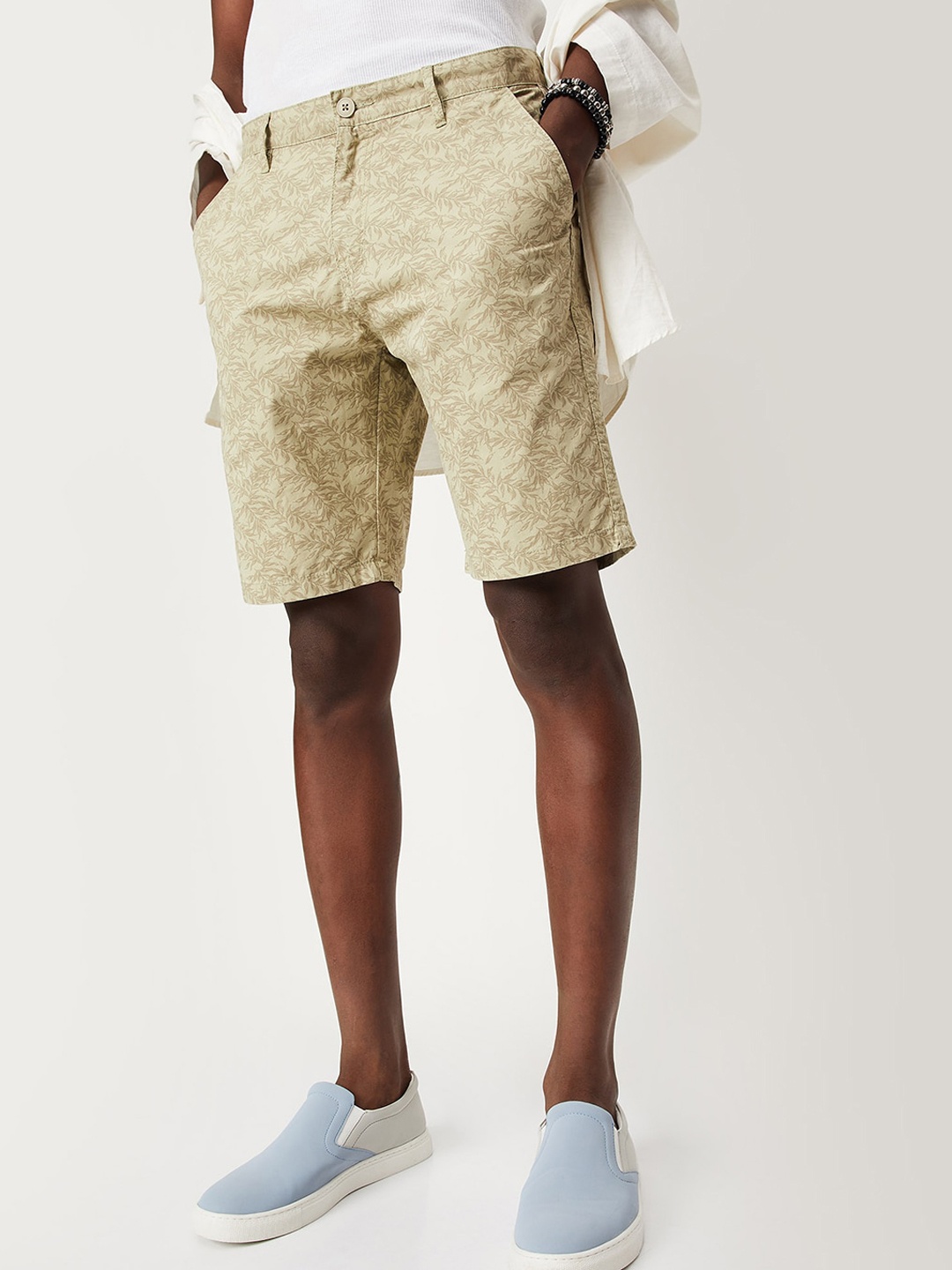 

max Men Tropical Printed Mid-Rise Pure Cotton Shorts, Green