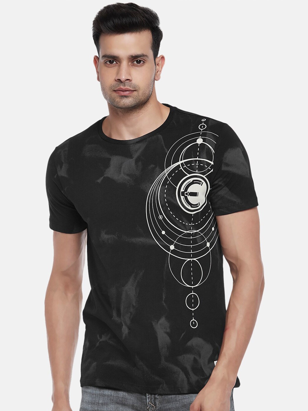 

SF JEANS by Pantaloons Graphic Printed Cotton Slim Fit T-shirt, Black