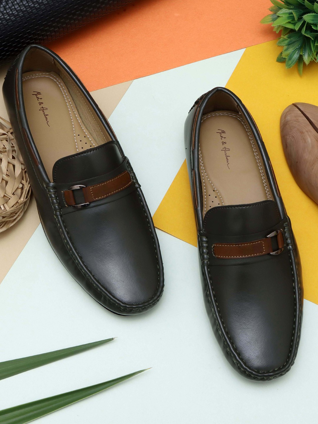 

Mast & Harbour Men Olive Green Lightweight Penny Loafers