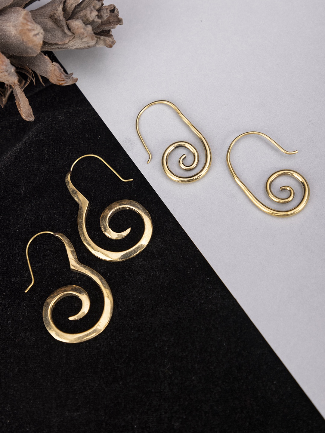 

Studio One Love Set of 2 Gold-Plated Contemporary Drop Earrings