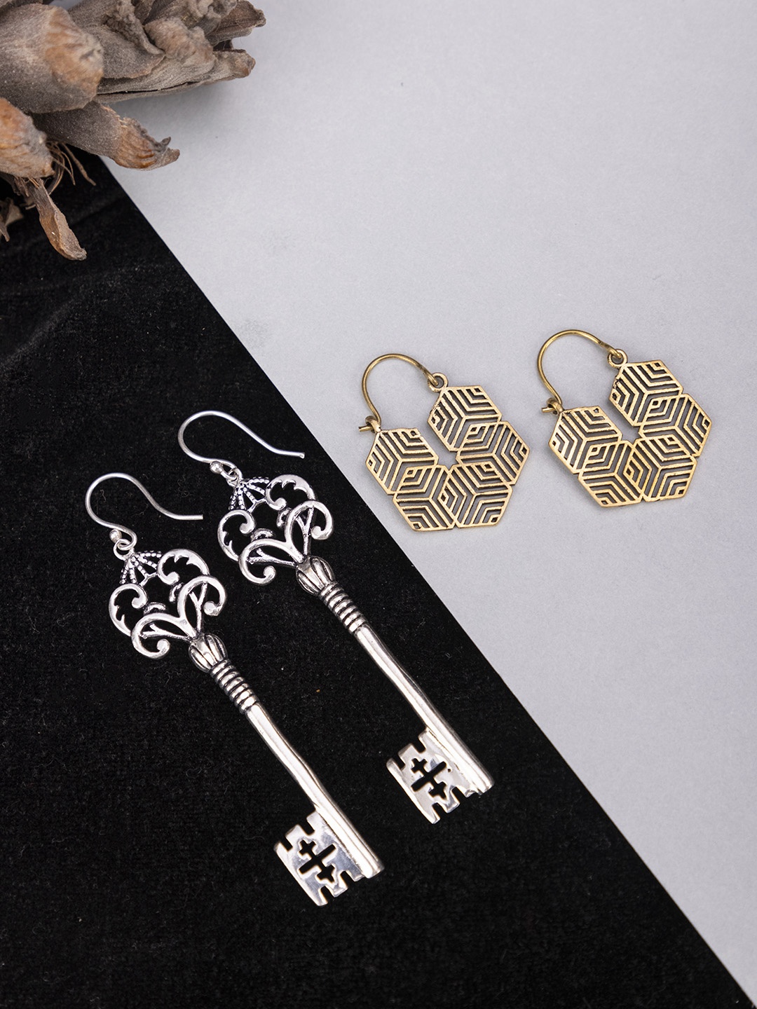 

Studio One Love Set of 2 Gold-Plated Contemporary Drop Earrings