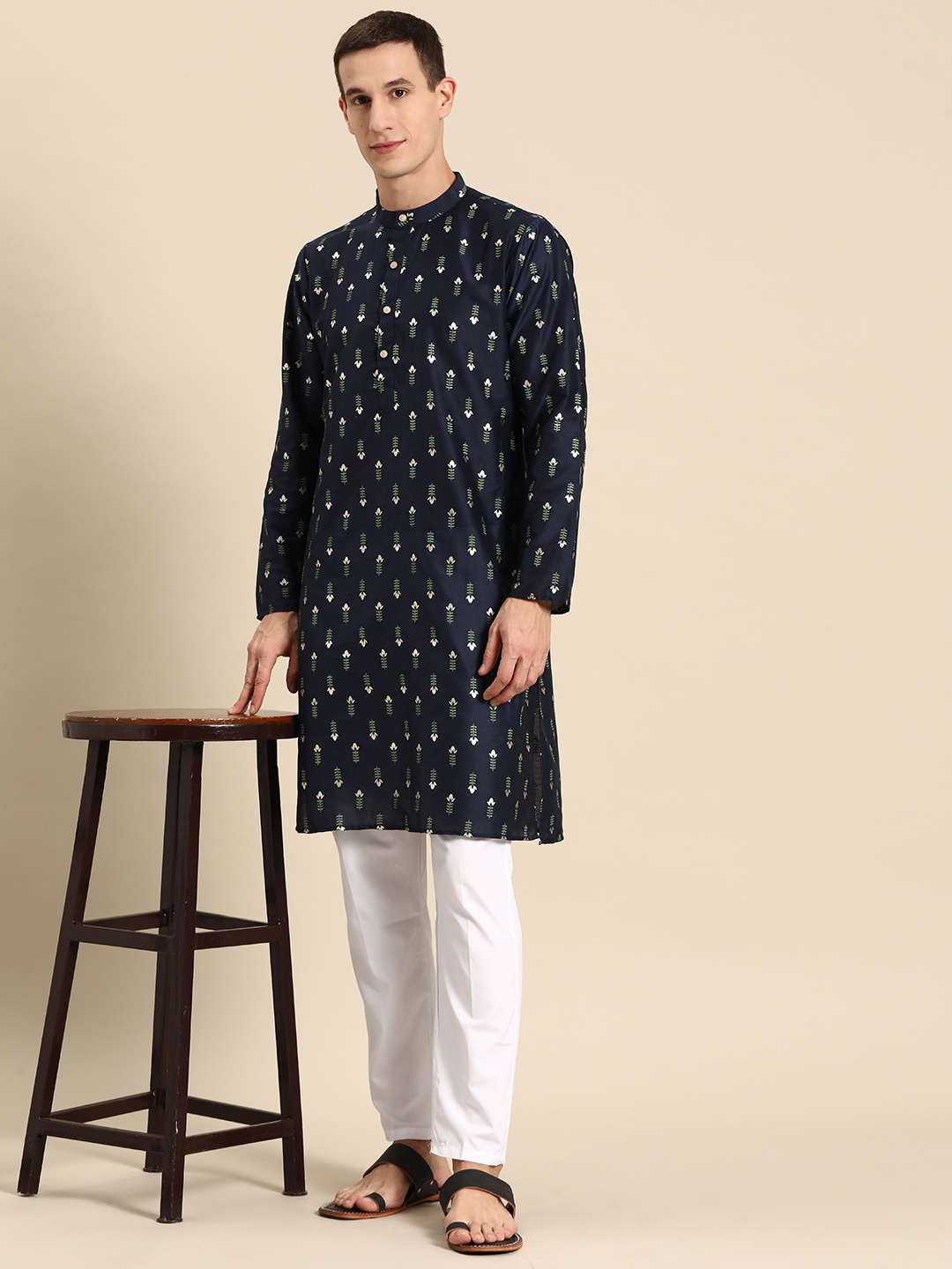 

Anouk Men Floral Printed Regular Kurta With Pyjamas, Navy blue