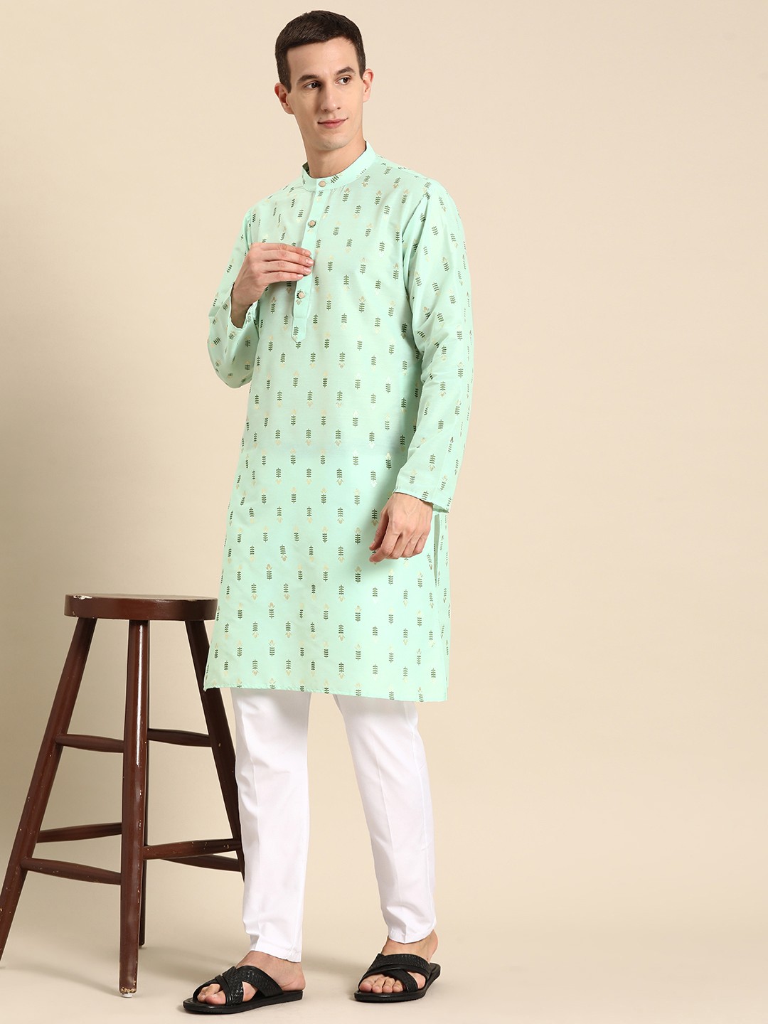 

Anouk Men Floral Printed Regular Kurta With Pyjamas, Sea green