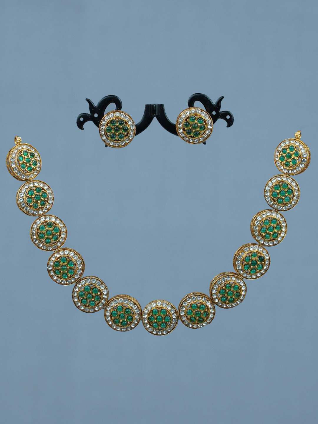 

Diksha collection Gold-Plated Artificial Stones-Studded And Beads Jewellery Set