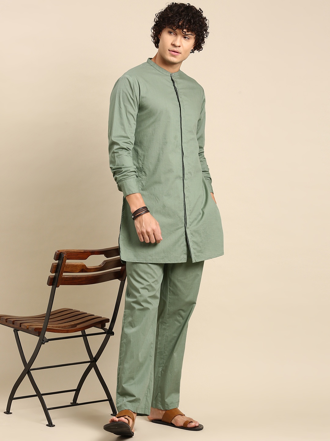 

Sangria Pure Cotton Kurta with Trousers, Green