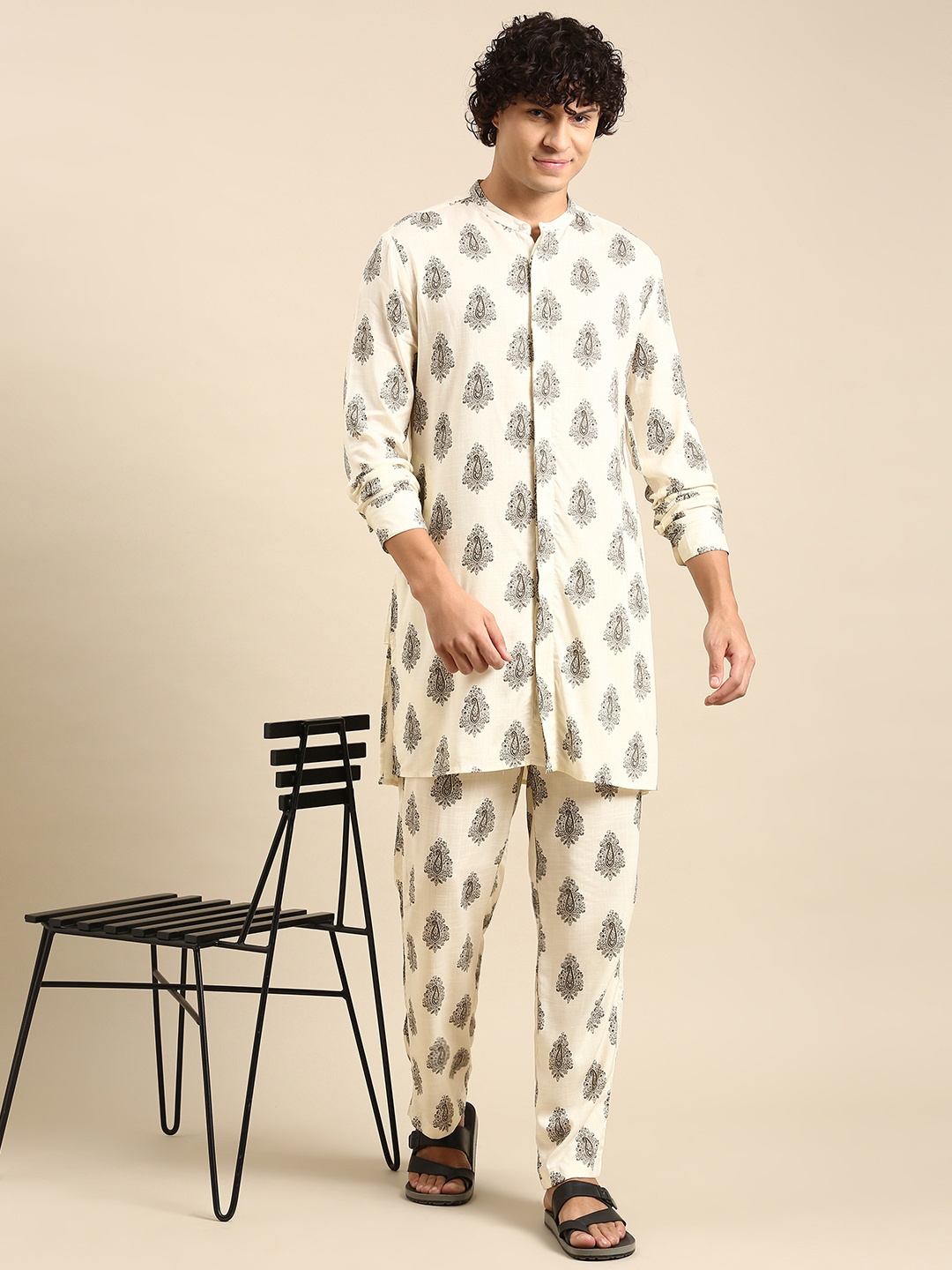 

Sangria Printed Regular Kurta with Trousers, White