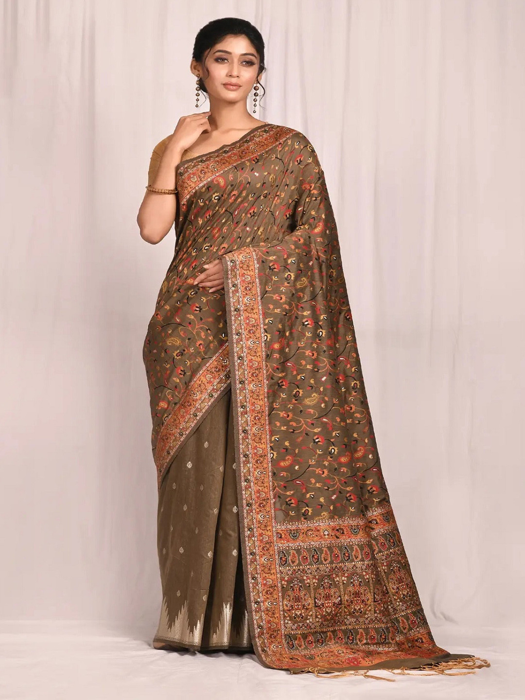 

AYKA CLOTHINGS Floral Woven Design Saree, Brown