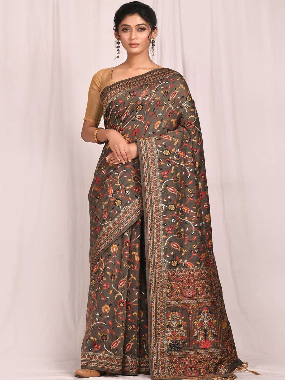 

AYKA CLOTHINGS Floral Woven Design Saree, Brown