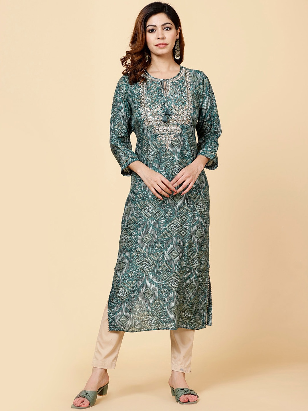 

Meena Bazaar Bandhani Printed Sequins Kurta, Green