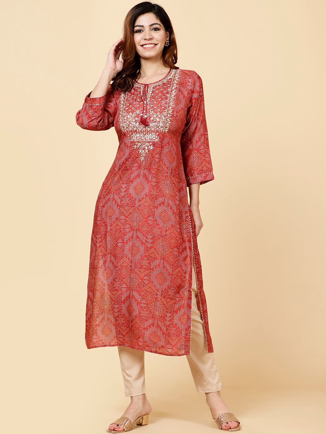 

Meena Bazaar Yoke Design Bandhani Printed Thread Work Straight Kurta, Maroon