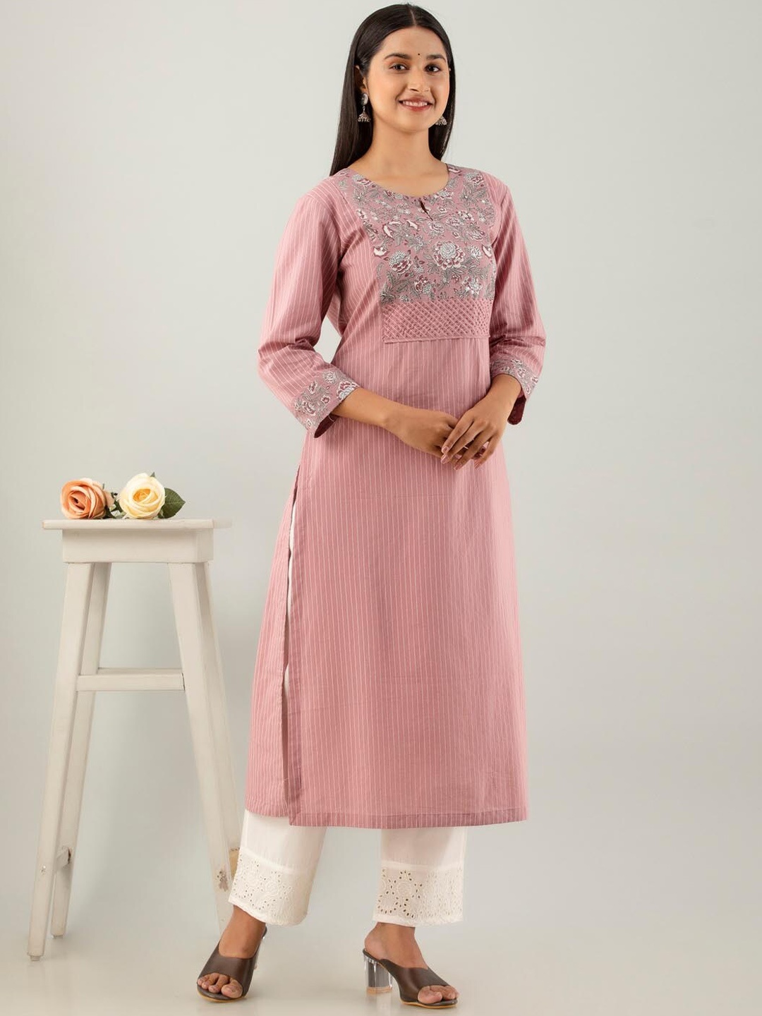

Meena Bazaar Ethnic Motifs Embroidered Thread Work Pure Cotton Kurta, Pink