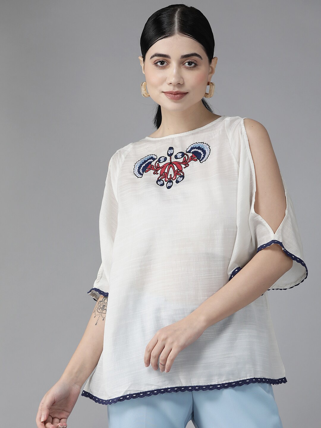 

BAESD Embroidery Slit Sleeve Round Neck Casual Top, White
