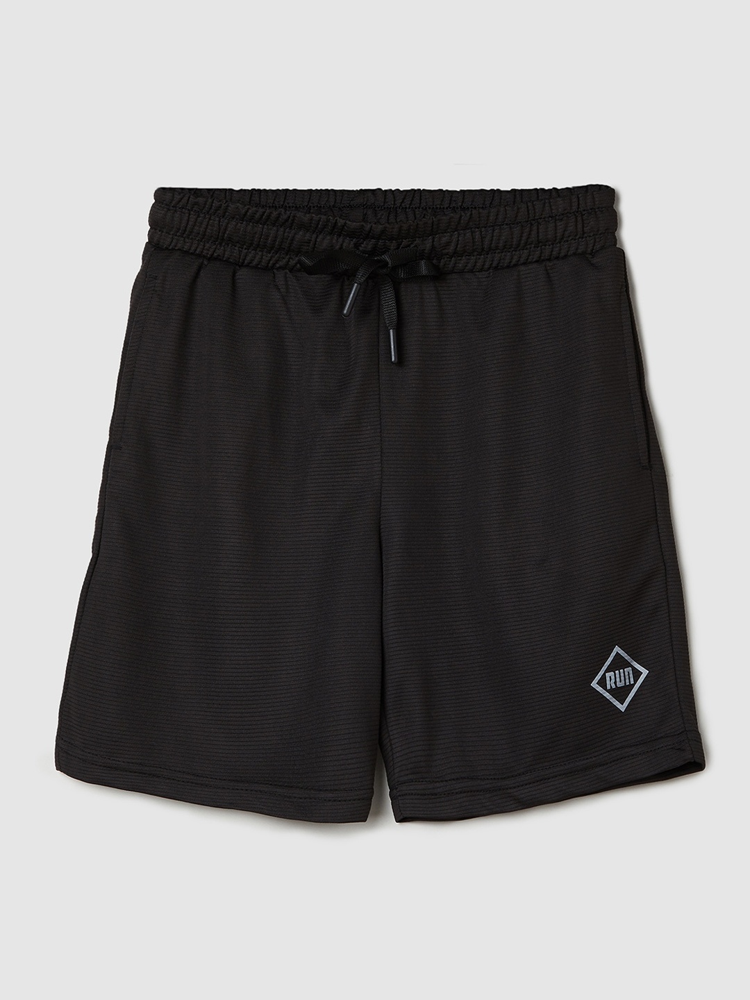 

max Boys Mid-Rise Shorts, Black
