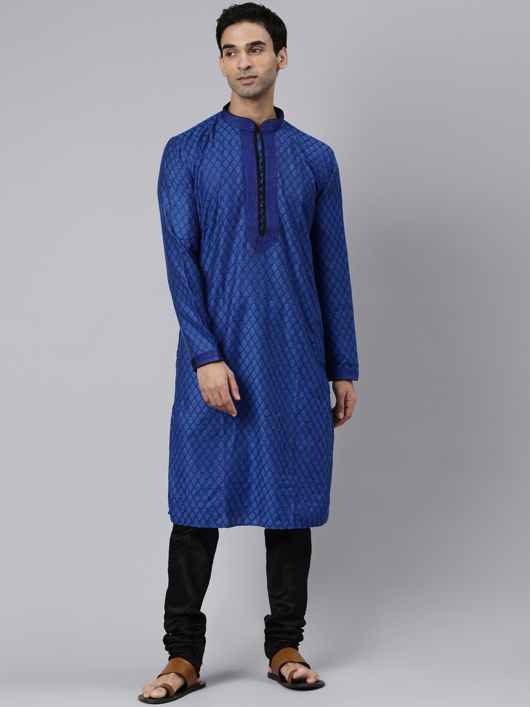 

Rishika Mandarin Collar Woven Design Kurta, Navy blue