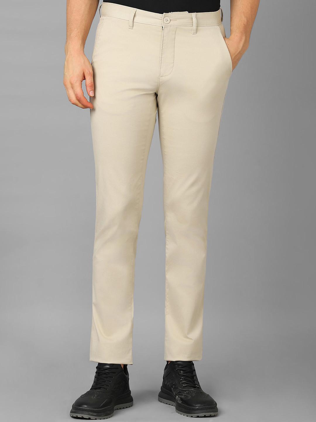 

Louis Philippe Sport Men Slim Fit Mid-RIse Flat-Front Trousers, Cream
