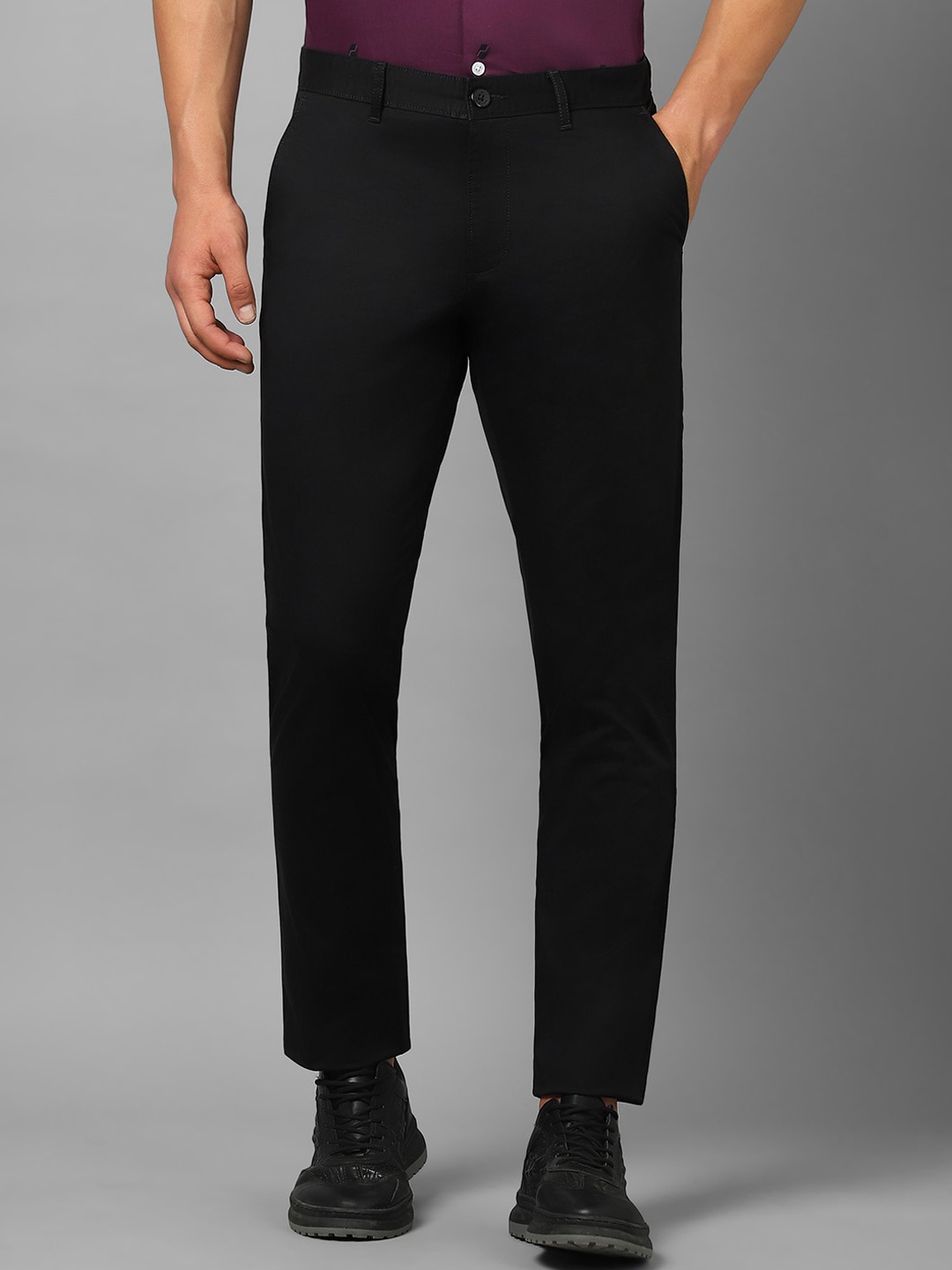 

Louis Philippe Sport Men Slim Fit Mid-RIse Flat-Front Trousers, Black