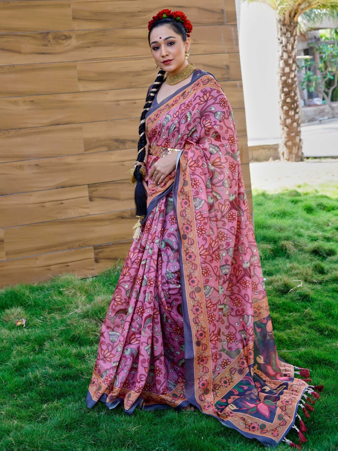 

Mitera Pink & Blue Kalamkari Printed Saree