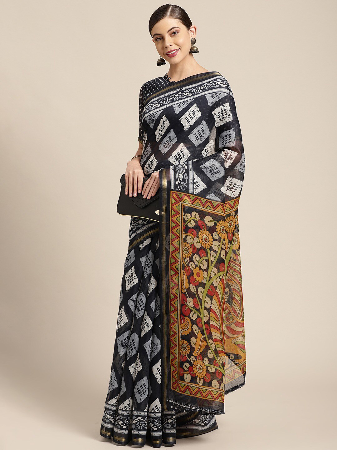 

Shaily Navy Blue & White Geometric Block Printed Zari Saree