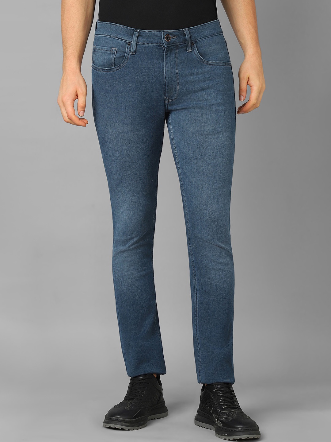 

Louis Philippe Jeans Men Mid-Rise Slim Fit Clean Look Light Fade Jeans, Blue