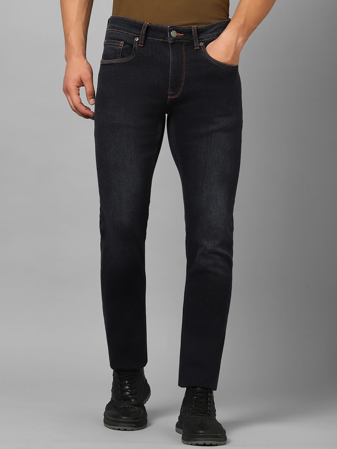 

Louis Philippe Jeans Men Mid-Rise Clean Look Slim Fit Light Fade Jeans, Navy blue