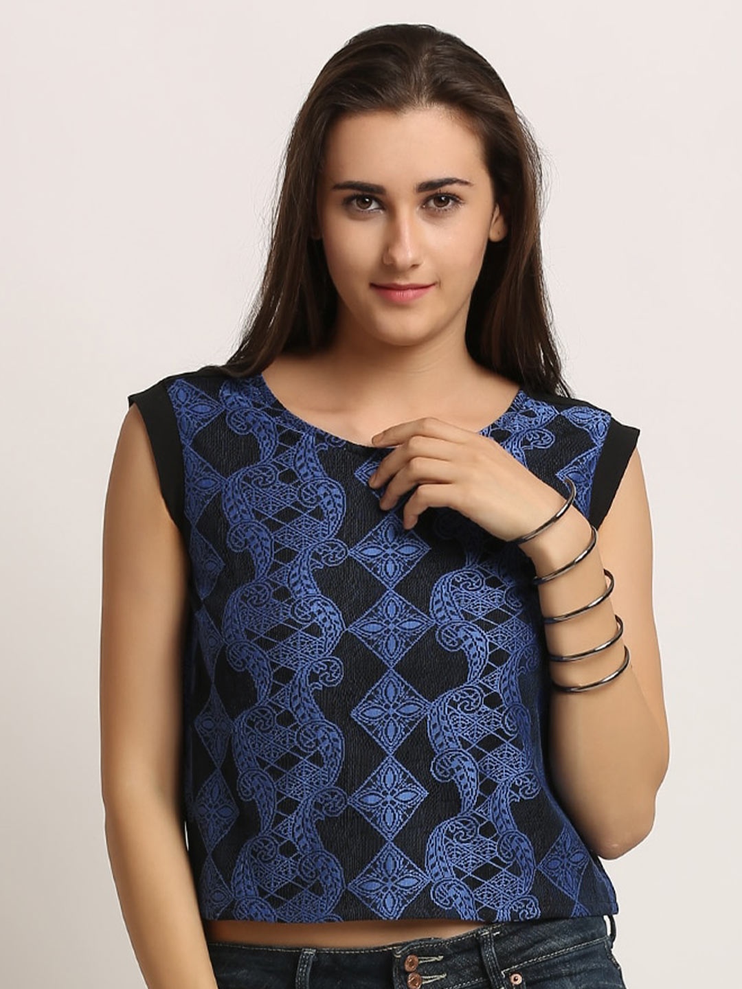 

Moda Elementi Ethnic Motifs Printed Boxy Crop Top, Navy blue