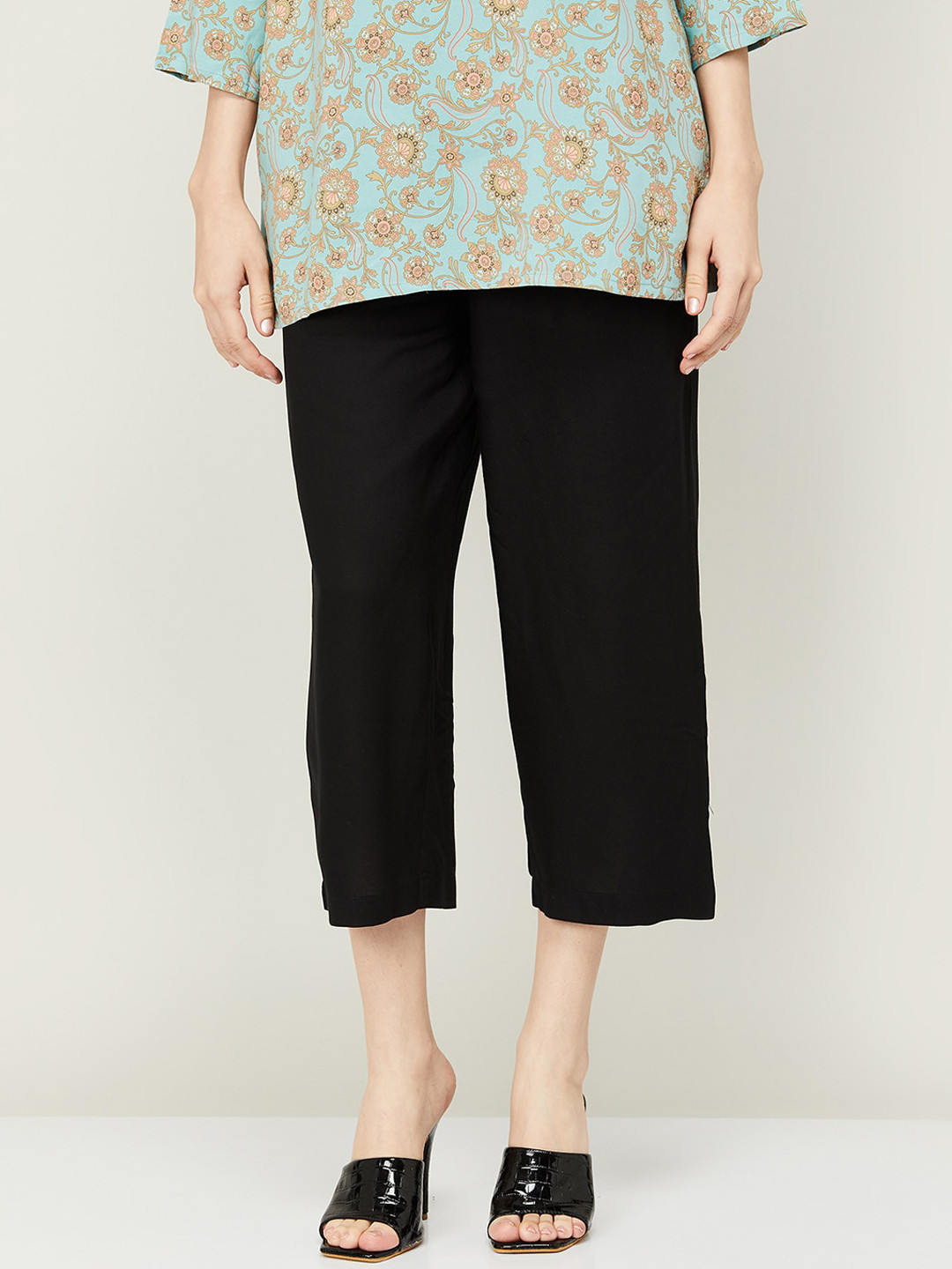 

Melange by Lifestyle Women Mid Rise Plain Knitted Culottes Trousers, Black