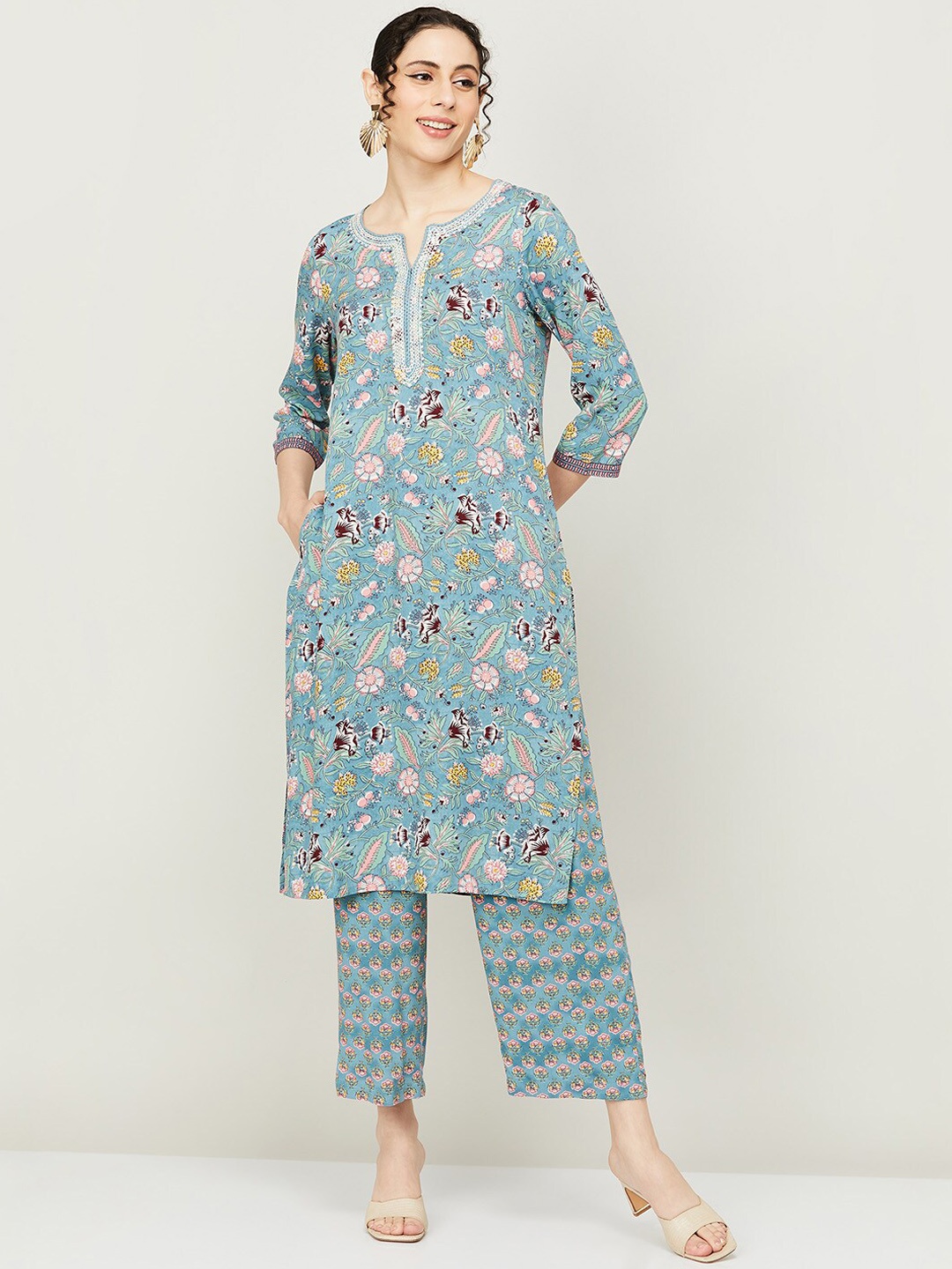 

Melange by Lifestyle Floral Printed Straight Kurta With Palazzos, Blue
