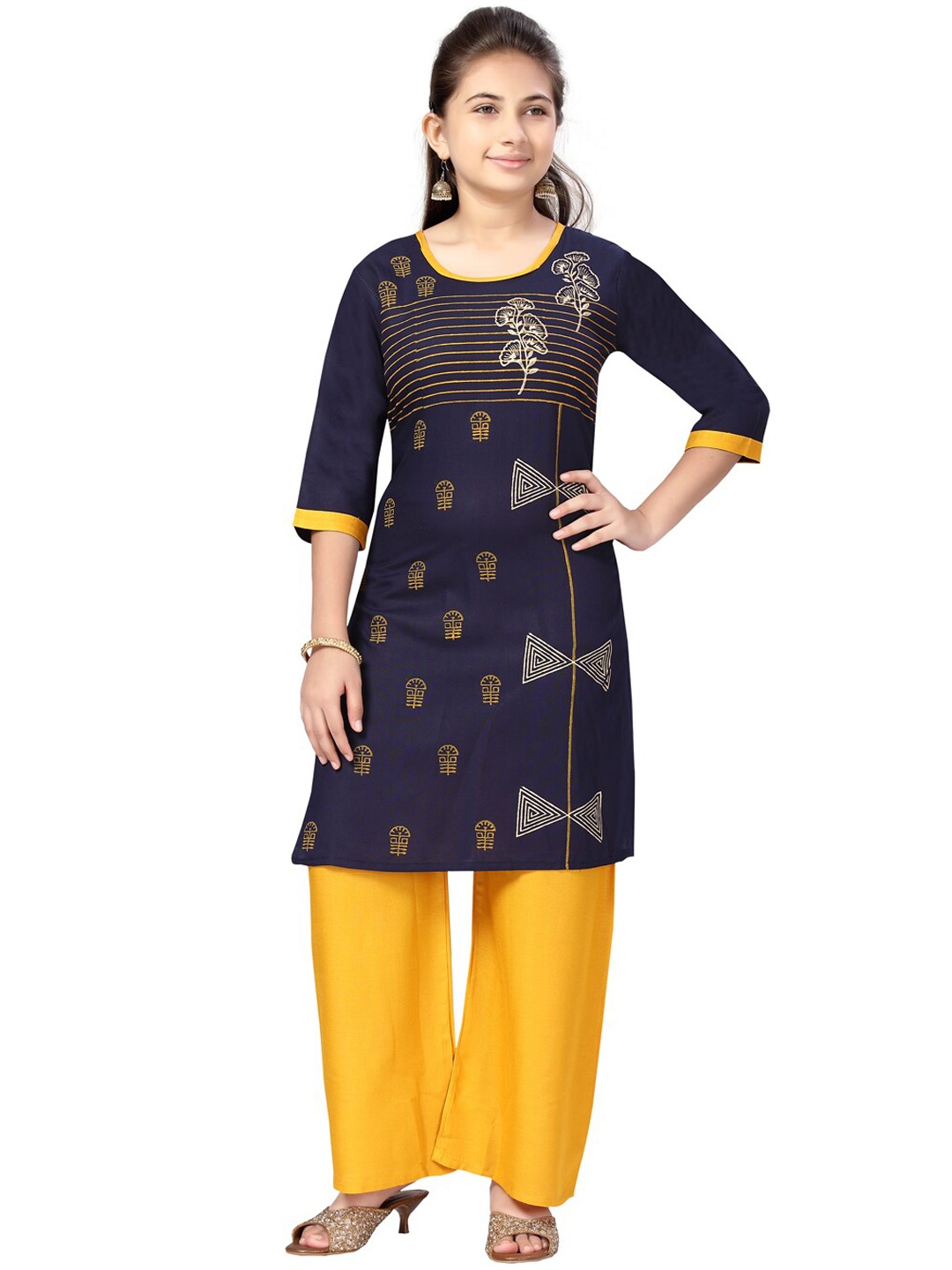 

BAESD Girls Floral Printed Regular Pure Cotton Kurta With Palazzos & Dupatta, Navy blue