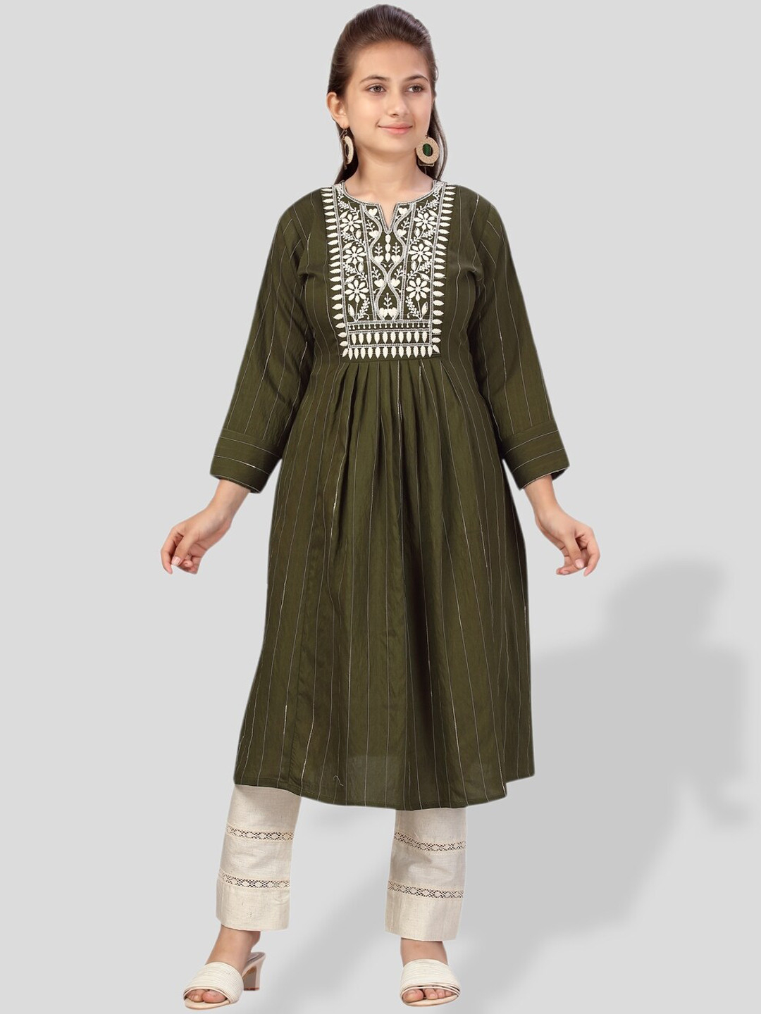 

BAESD Girls Ethnic Motifs Embroidered Pure Cotton Kurta with Trousers, Green