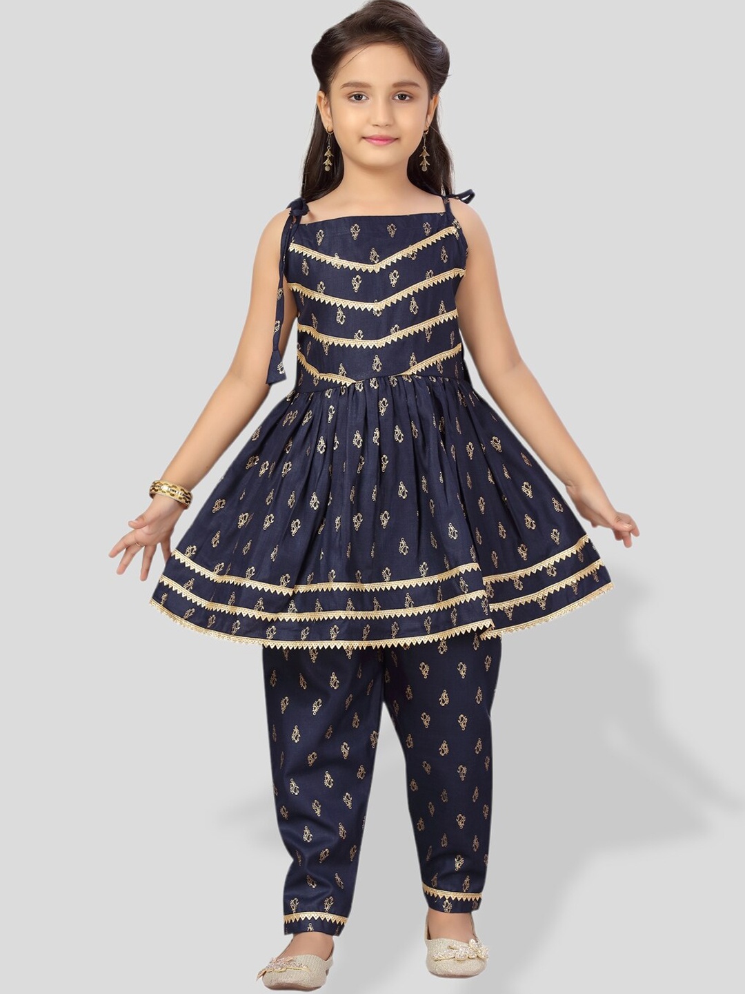 

BAESD Girls Ethnic Motifs Printed Pleated Gotta Patti Pure Cotton Kurta with Trousers, Navy blue