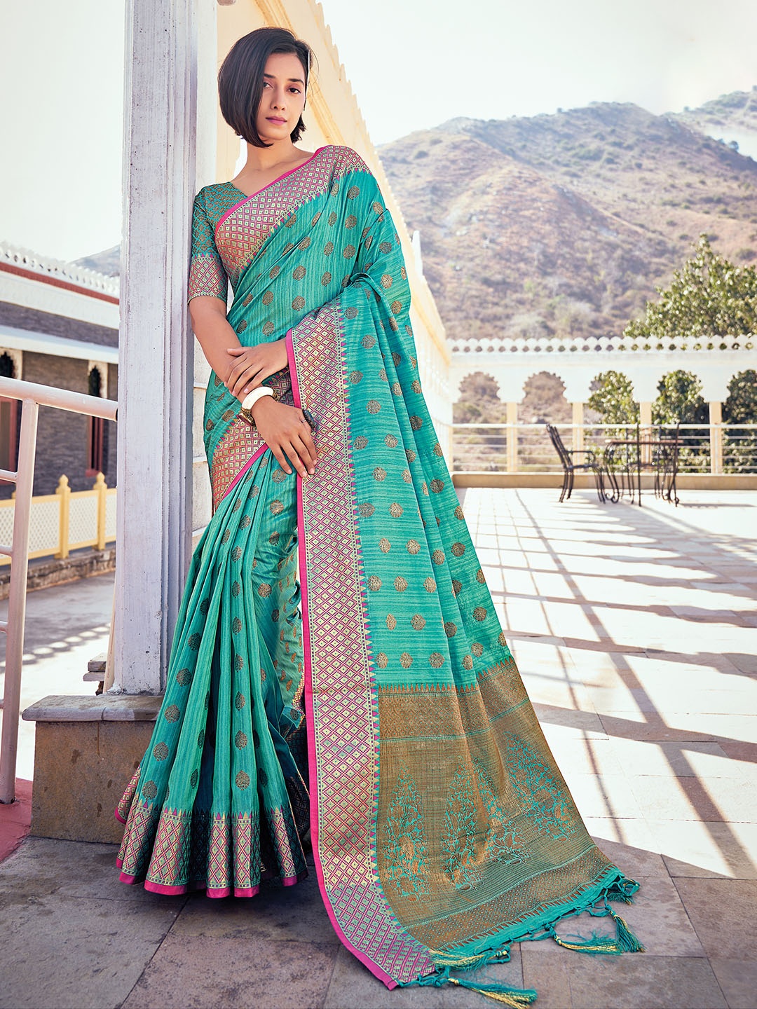 

KARAGIRI Woven Design Zari Banarasi Saree, Blue