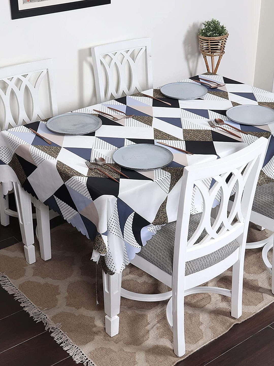 

HOUSE OF QUIRK Beige & White Printed Cotton Linen Dust-Proof 4-Seater Table Cover