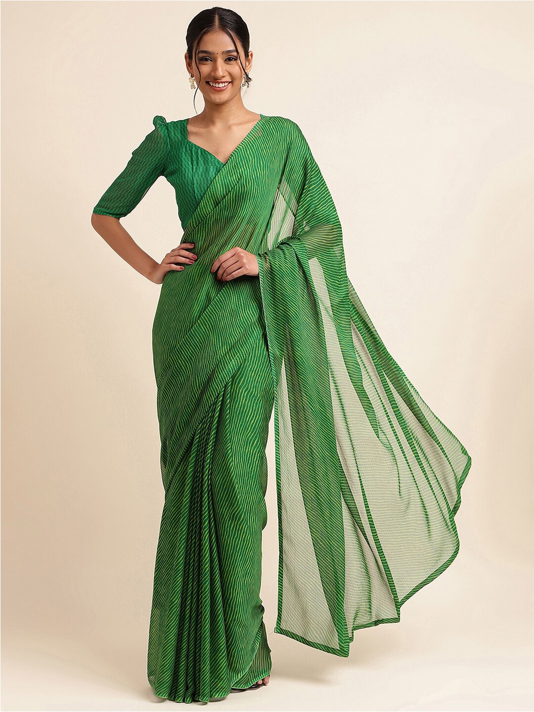 

Satrani Green & White Leheriya Printed Saree