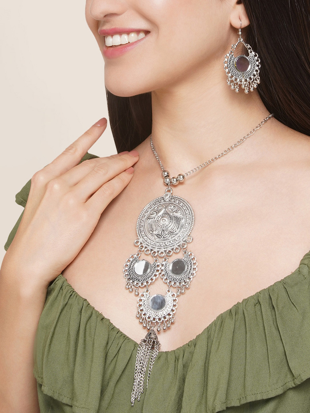 

Sangria Silver-Plated Mirror-Studded Jewellery Set
