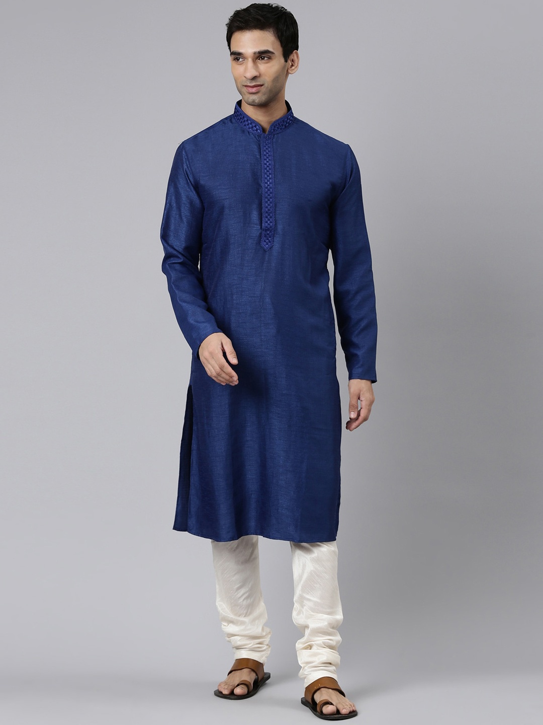 

Rishika Mandarin Collar Thread Work Kurta, Blue
