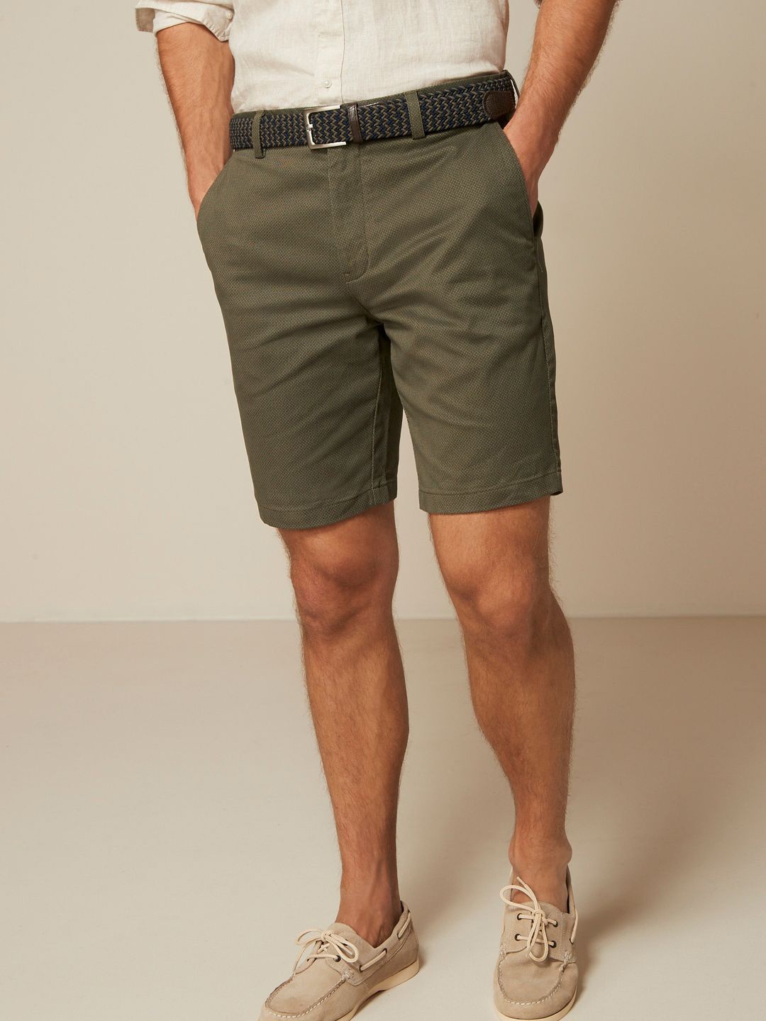 

NEXT Men Geometric Printed Mid-Rise Belted Chino Shorts, Khaki