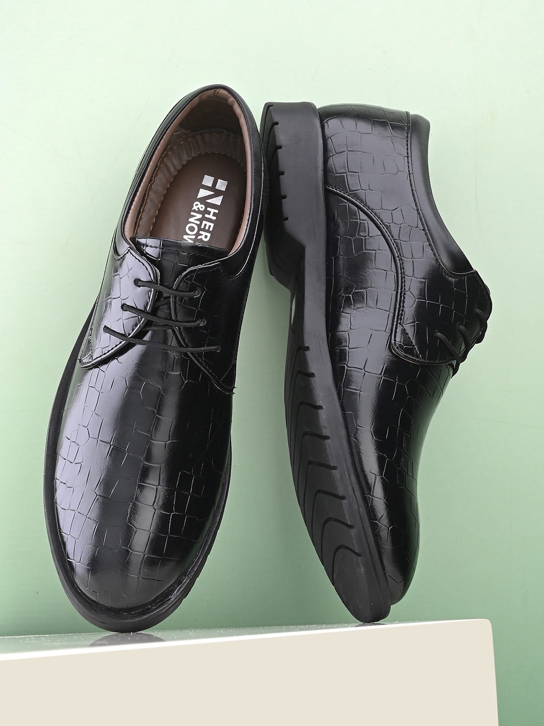 

HERE&NOW Men Black Textured Formal Derbys