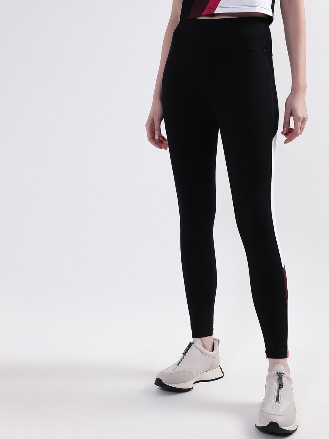 

DKNY Women Colourblocked Cotton Ankle-Length Leggings, Black