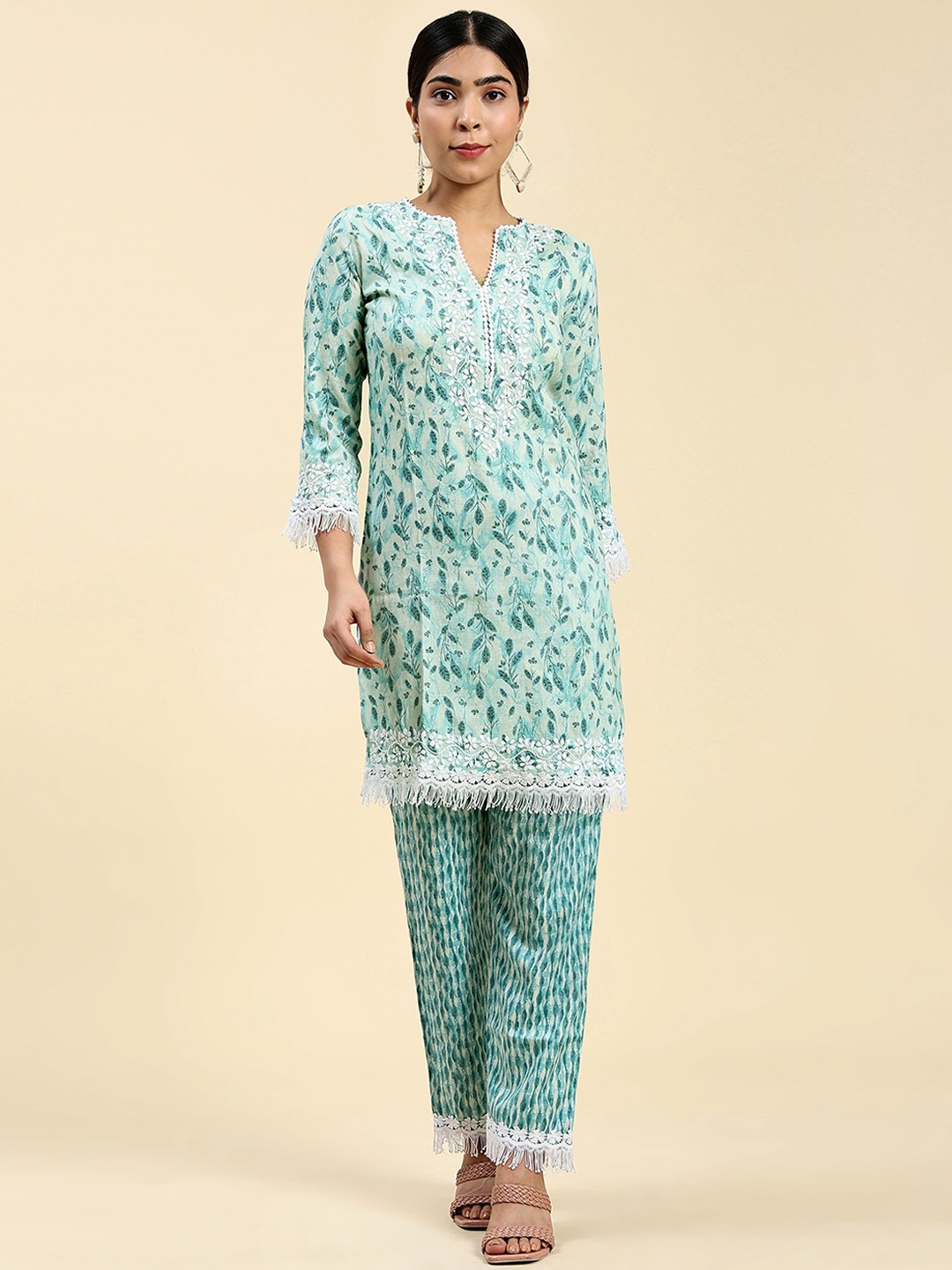 

HOUSE OF KARI Floral Printed Thread Work Chikankari Pure Cotton Kurta with Trousers, Green