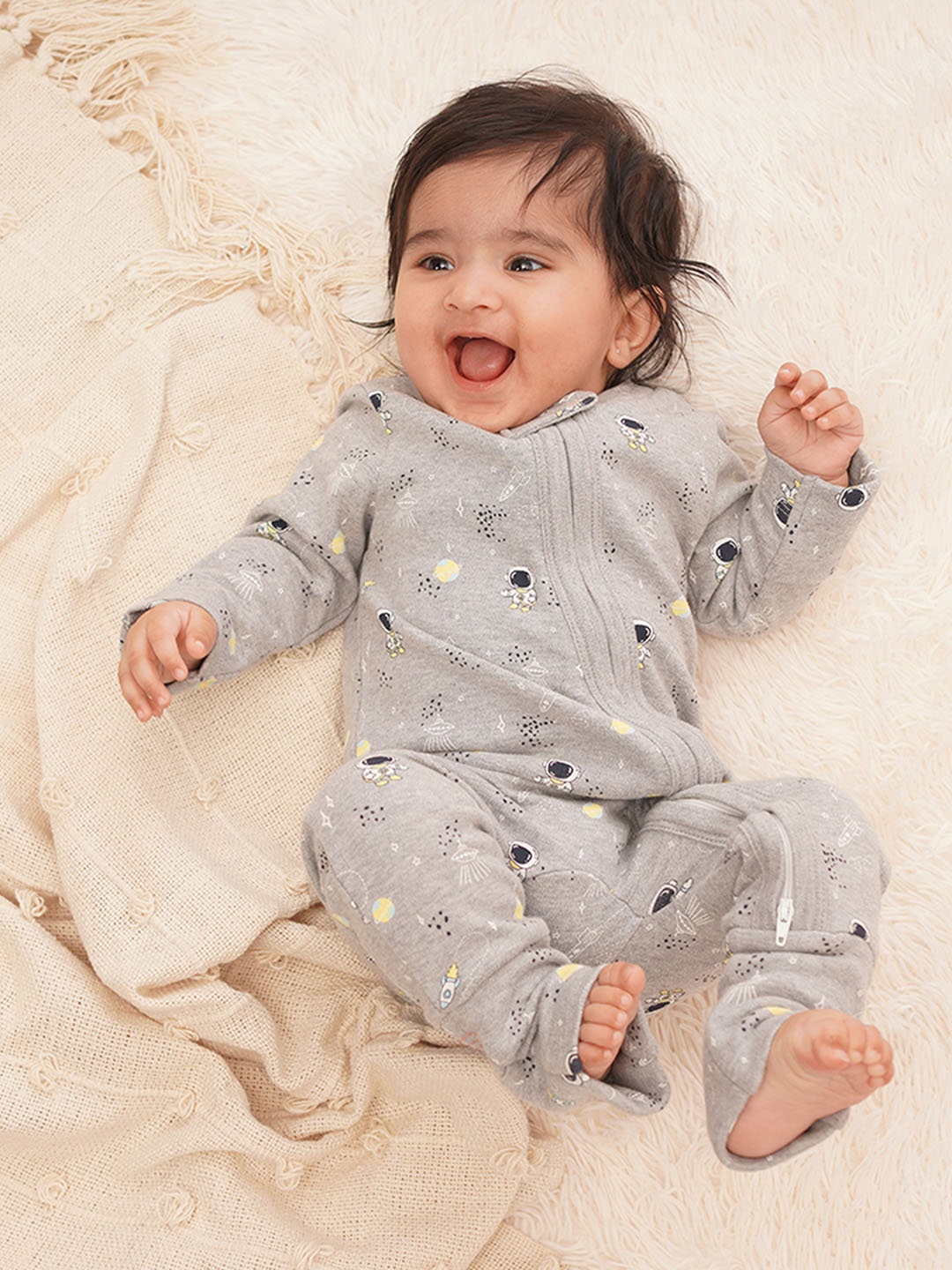 

GREENDIGO Infants Kids Conversational Printed Pure Cotton Romper, Grey