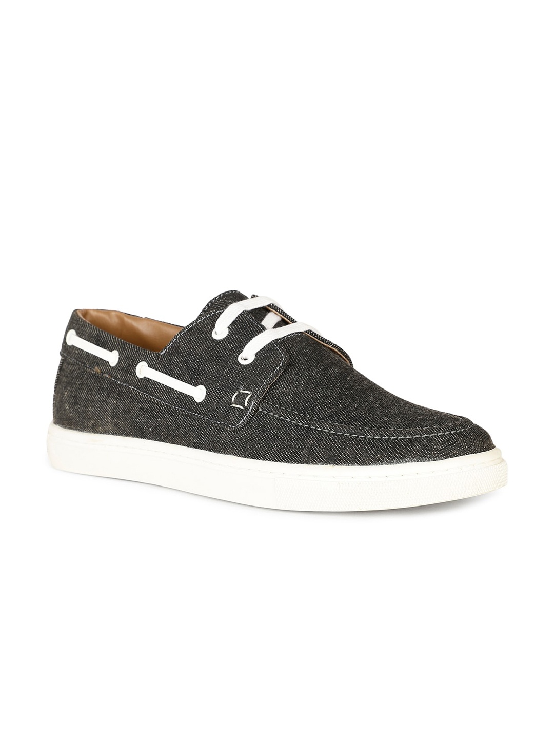 

Bata Men Textured Leather Boat Shoes, Black