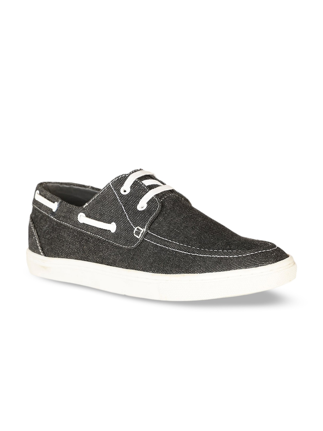 

Bata Men Textured Boat Shoes, Black