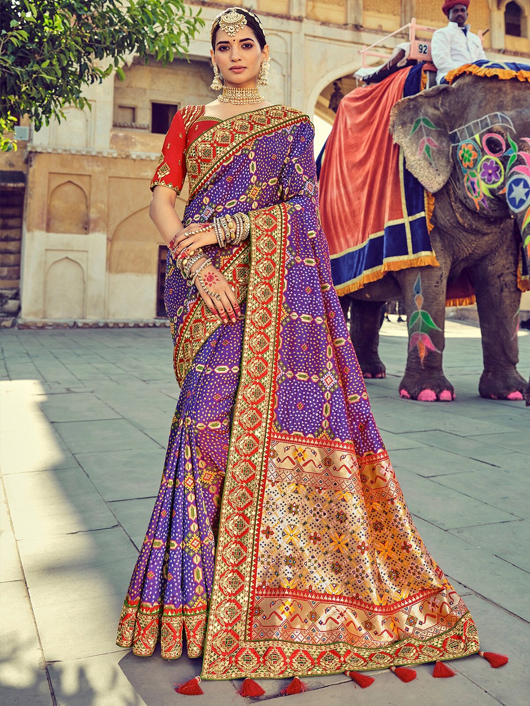 

ODETTE Ethnic Motifs Woven Design Zari Saree, Purple
