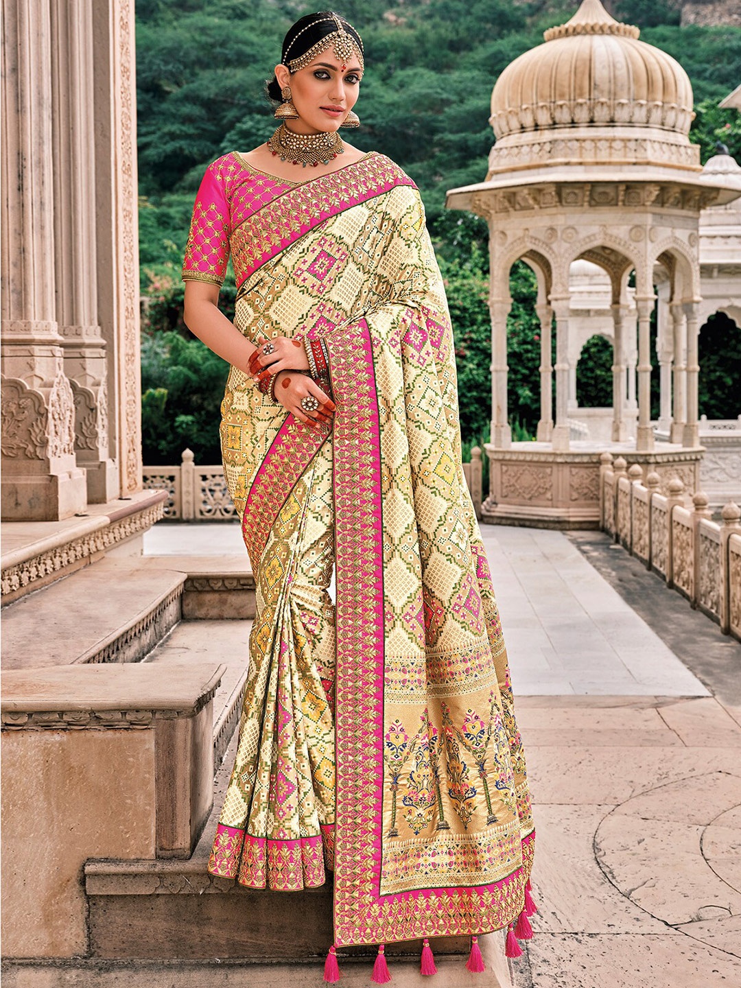 

ODETTE Ethnic Motifs Woven Design Embroidered Saree, Beige