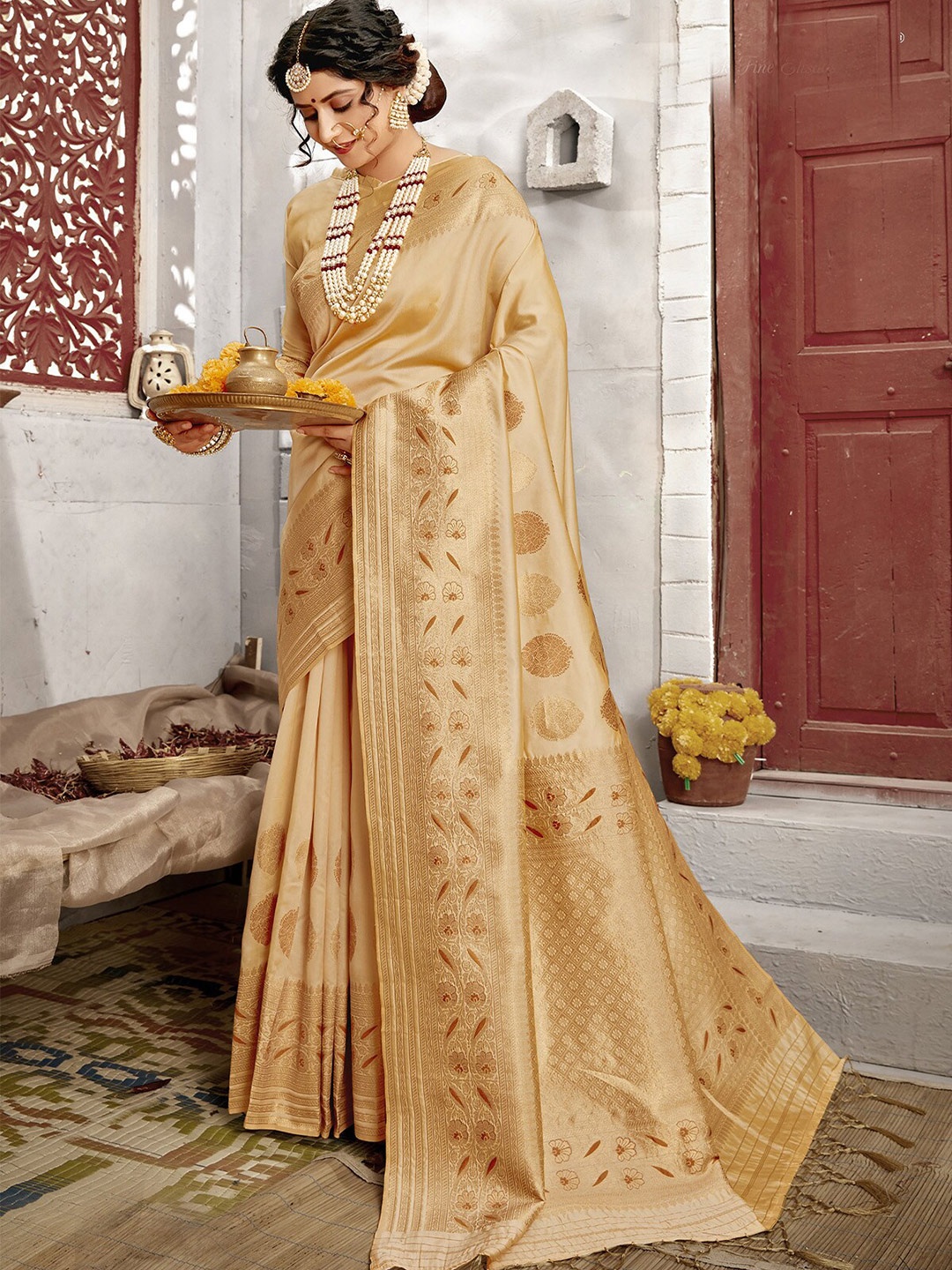 

ODETTE Ethnic Motifs Woven Design Zari Banarasi Saree, Beige
